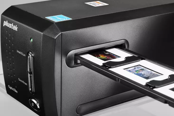 PLUSTEK OpticFilm 8200i AI filmiskanneri - Filmiskannerit - 4042485365331 - 4